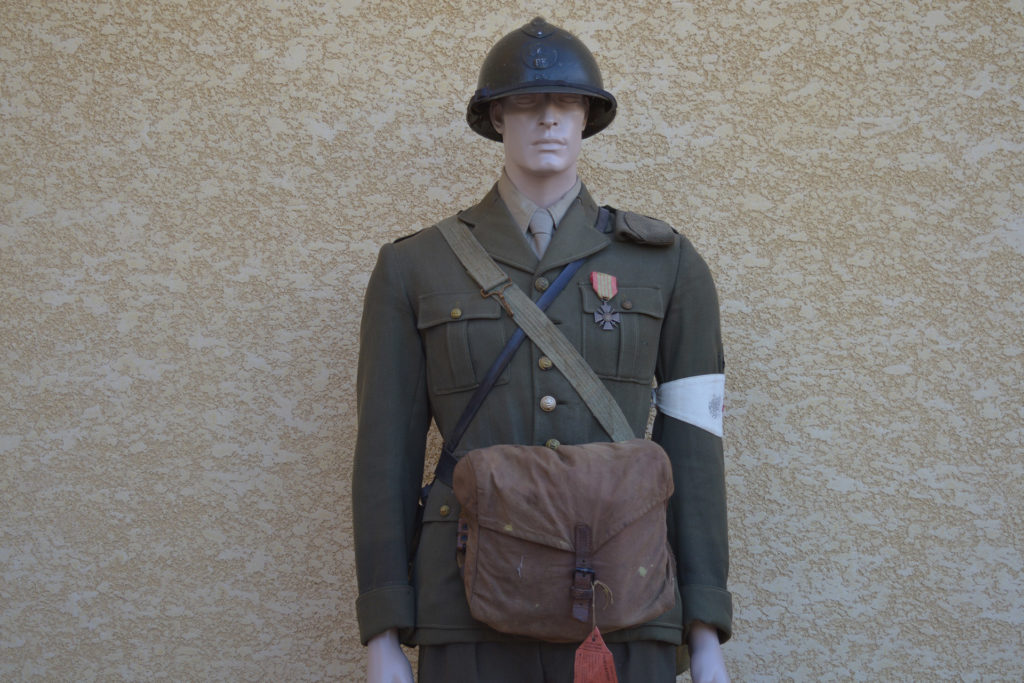 Uniforme infirmier militaire français 1939 -1945 